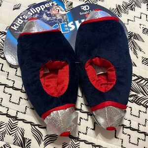 RD Spaceship Kid’s Slippers Size Small in Blue